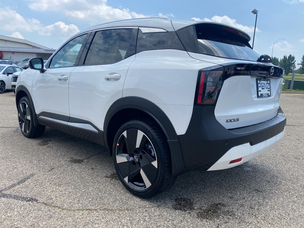 2025 Nissan Kicks SR photo 7