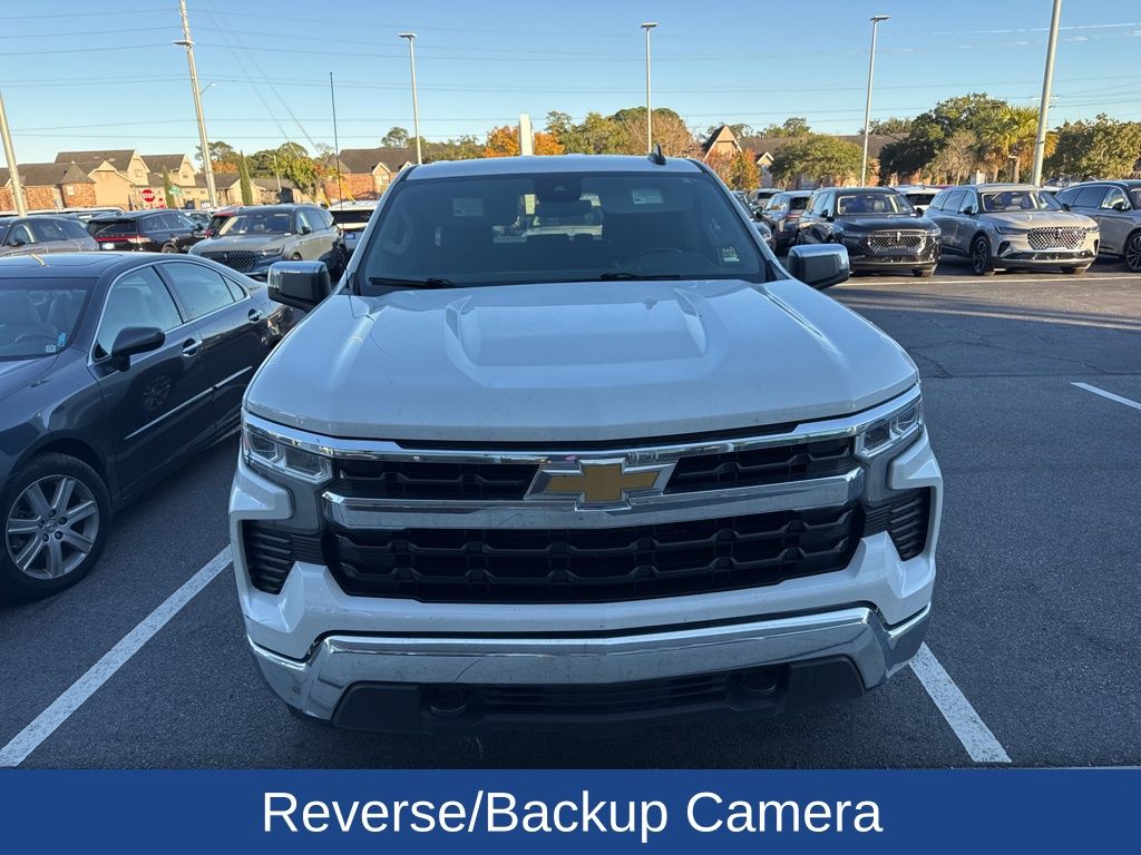 2022 Chevrolet Silverado 1500 LT photo 2