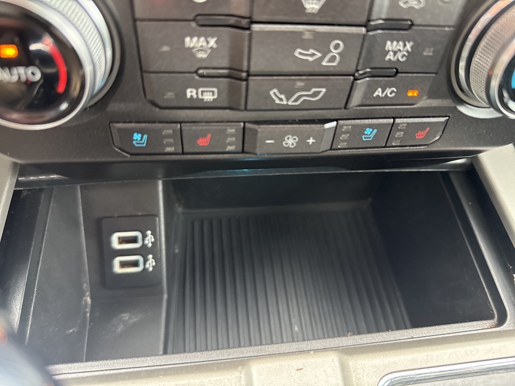 2018 Ford F-150 Lariat FX4 photo 38