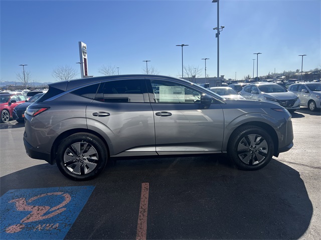2025 Nissan Murano SL photo 2