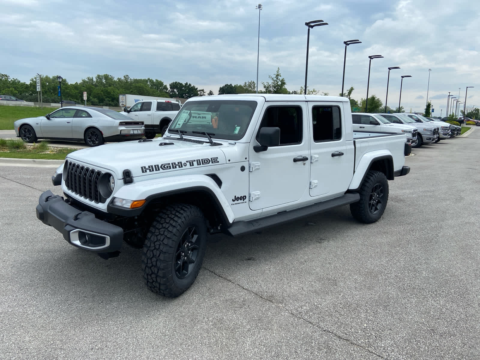 2025 Jeep Gladiator Willys photo 4