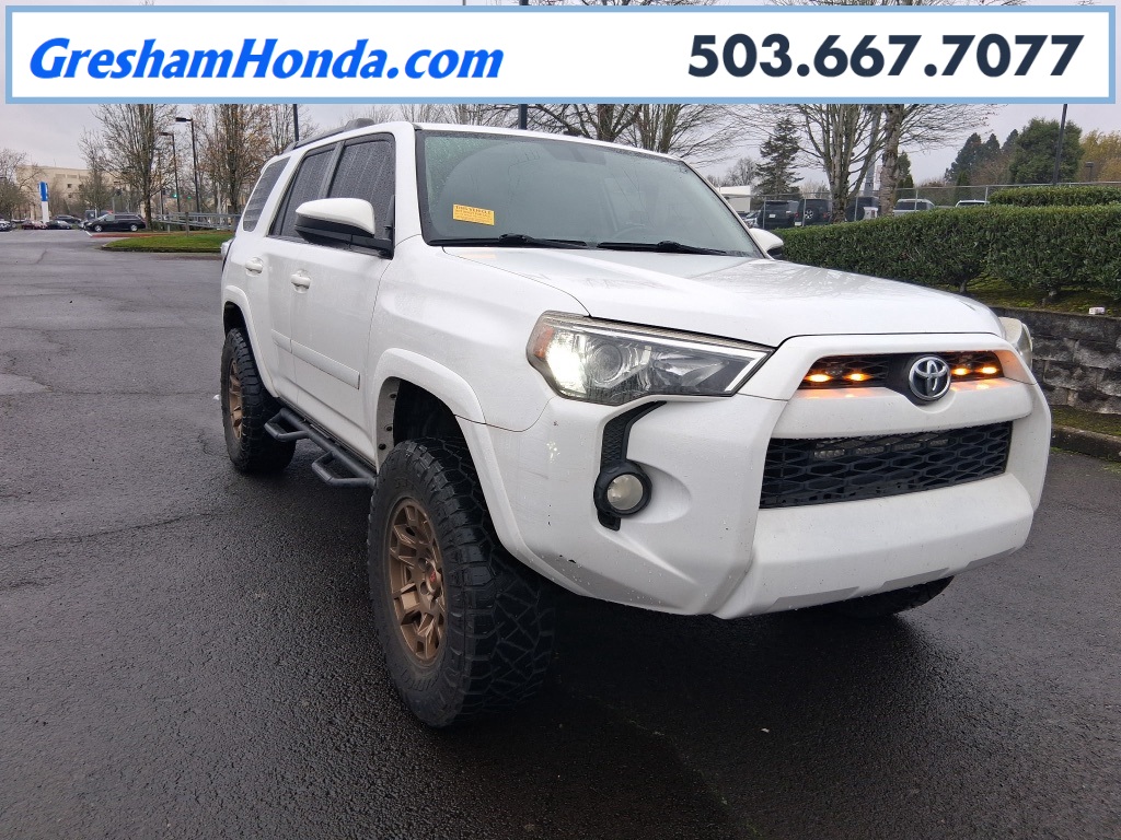 2017 Toyota 4Runner SR5's photo