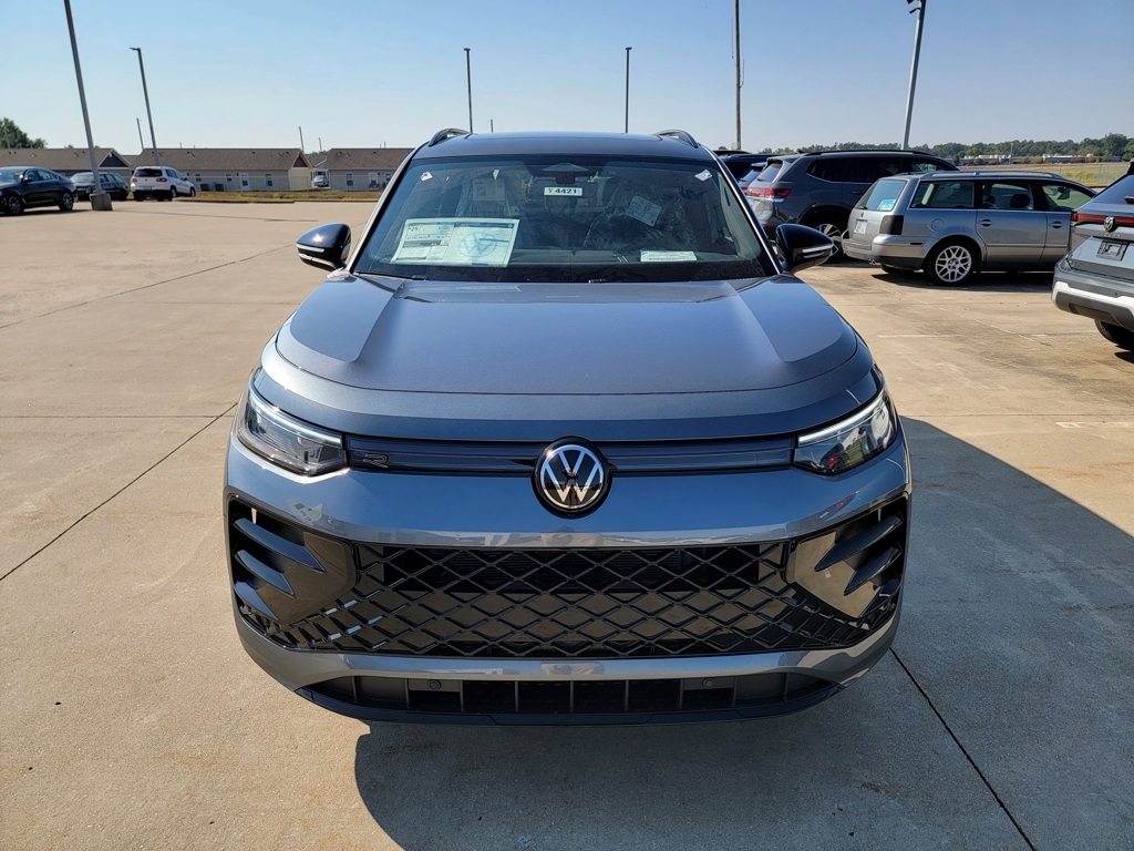 2025 Volkswagen Tiguan SE R-Line Black photo 8