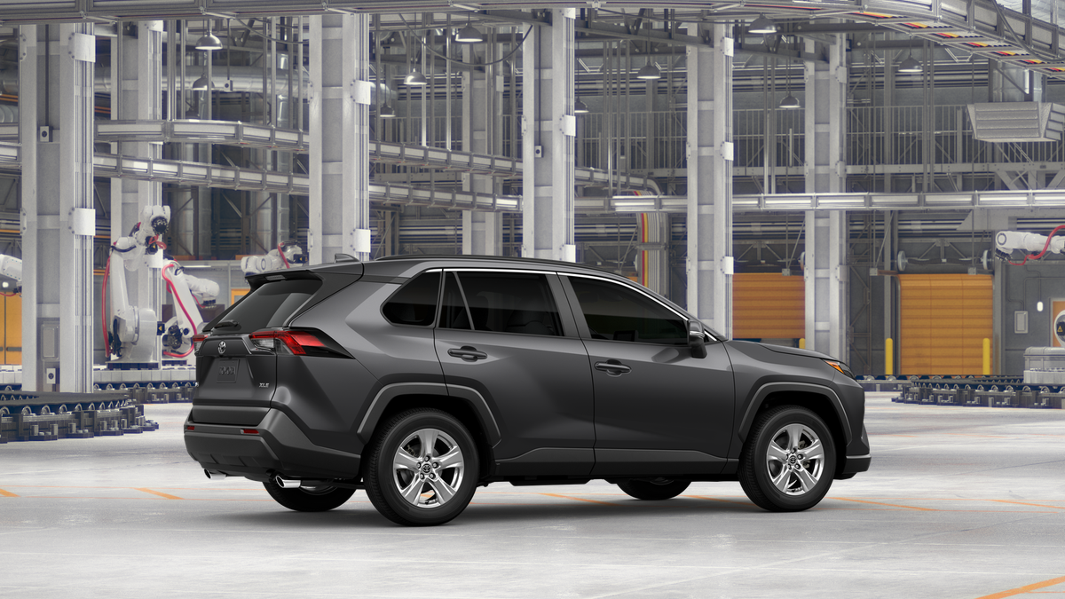 2025 Toyota RAV4 XLE photo 4