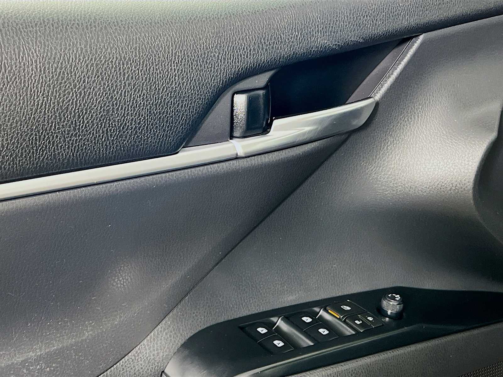 2019 Toyota Camry LE photo 16