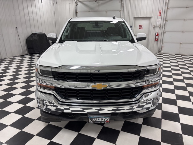 Used 2018 Chevrolet Silverado 1500 LT with VIN 3GCUKREC1JG230209 for sale in Rochester, Minnesota
