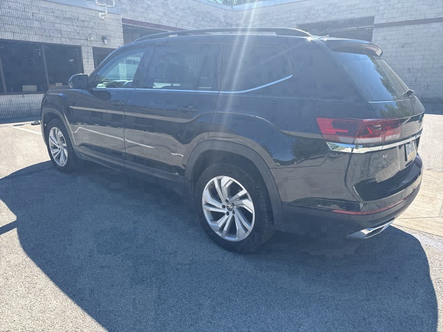 2022 Volkswagen Atlas SE Technology photo 2