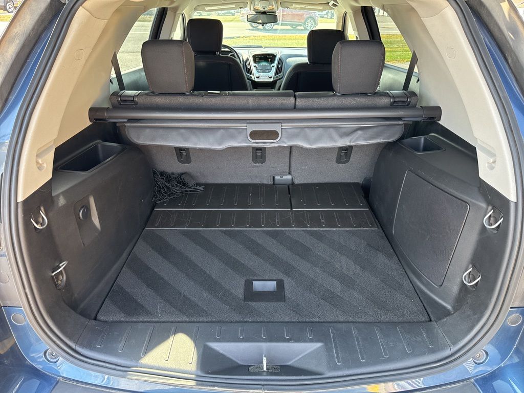 2017 Chevrolet Equinox LT photo 4