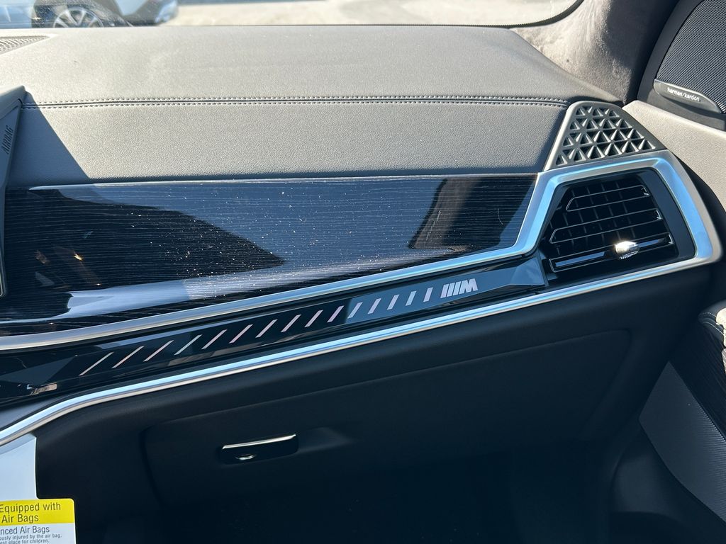 2026 Bmw X7 M60i photo 26