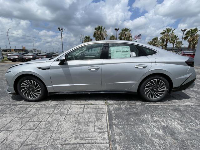 2025 Hyundai Sonata Hybrid SEL photo 4