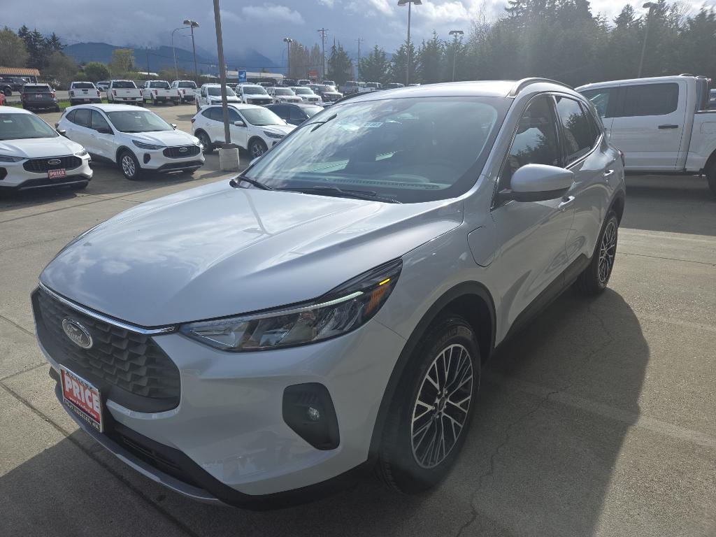 2025 Ford Escape Plug-In Hybrid SE photo 2
