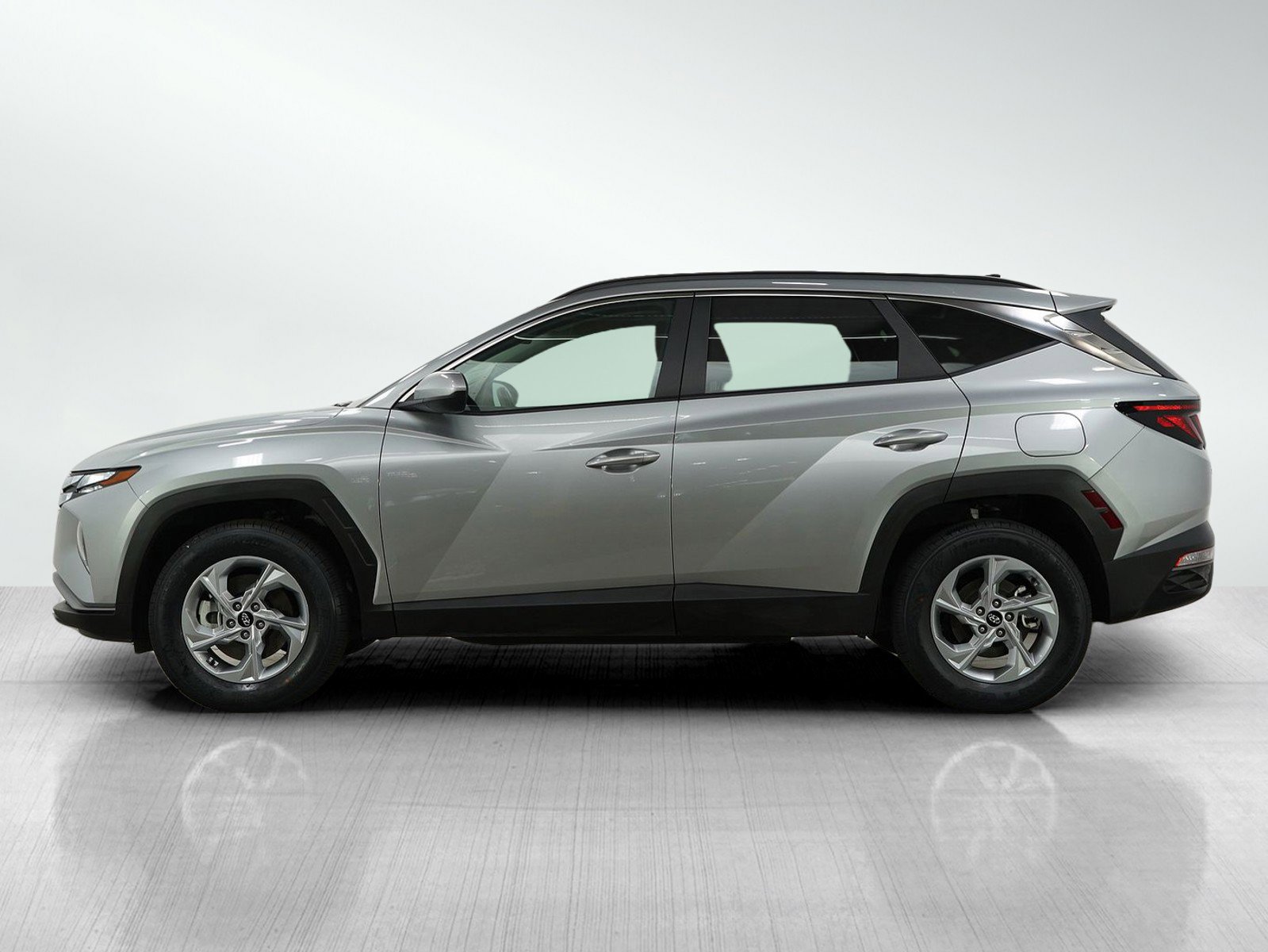 Used 2024 Hyundai Tucson SEL with VIN 5NMJBCDE0RH388821 for sale in Minneapolis, Minnesota