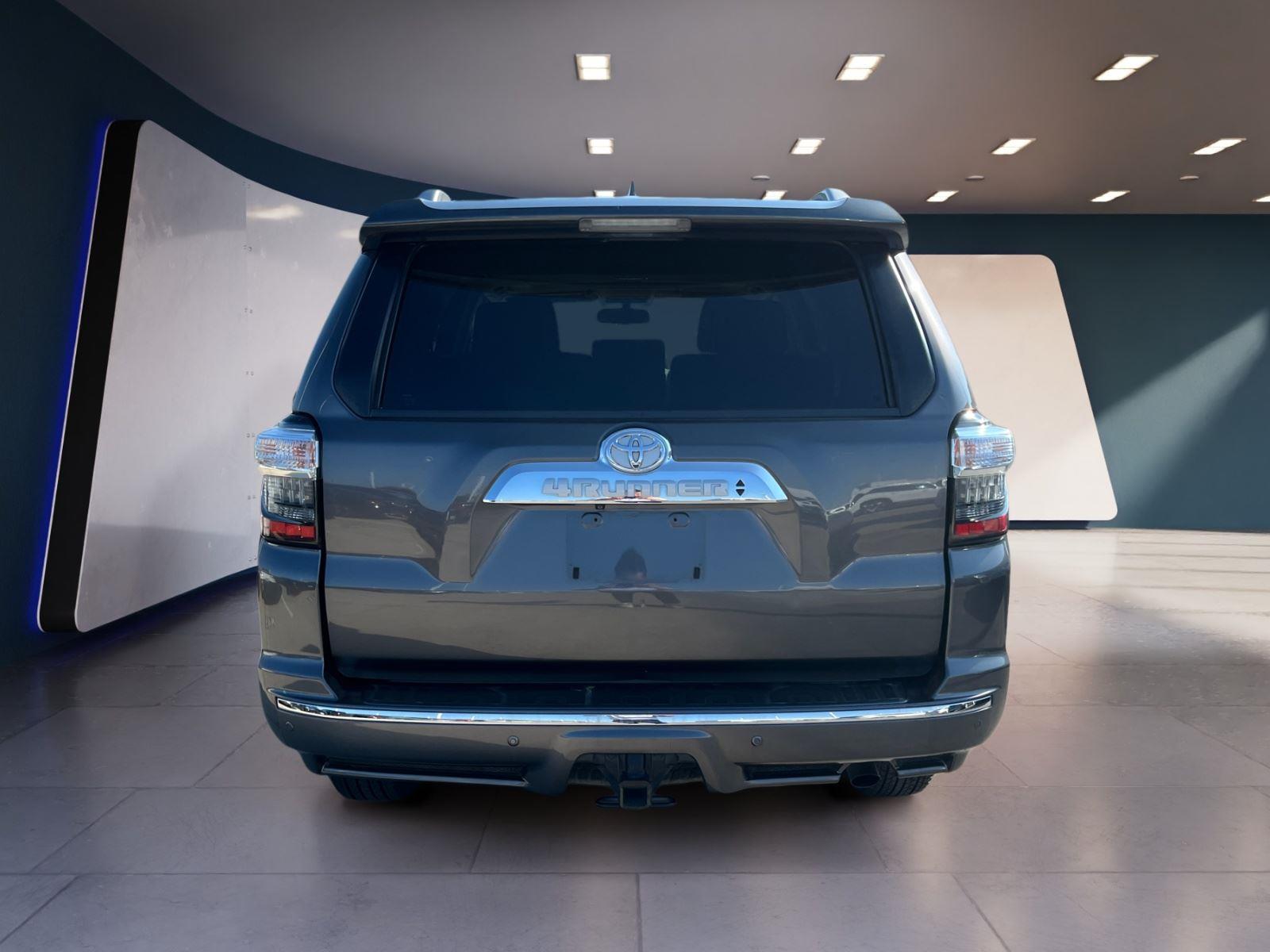 2016 Toyota 4Runner Limited photo 4