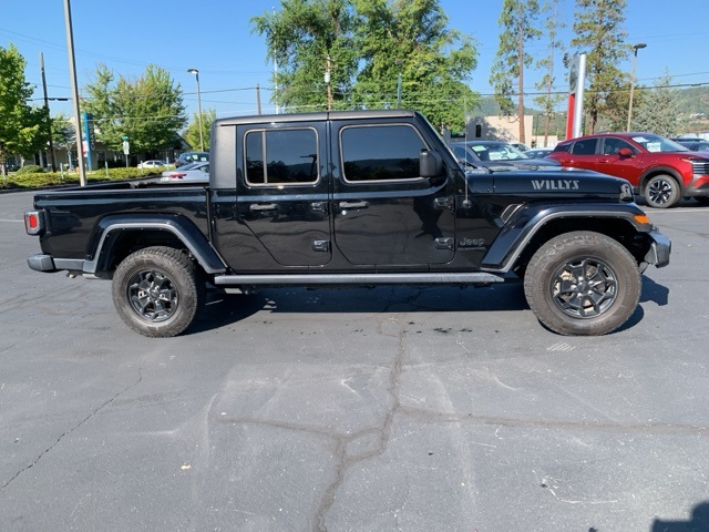 2021 Jeep Gladiator Willys photo 2