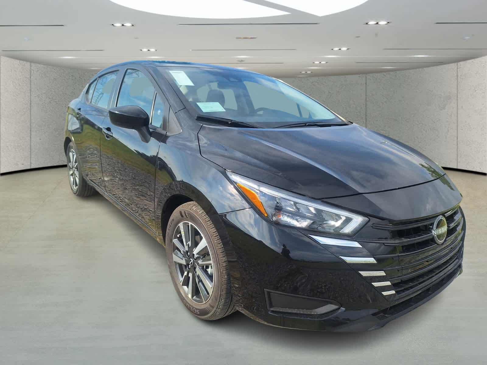 2025 Nissan Versa SV photo 7