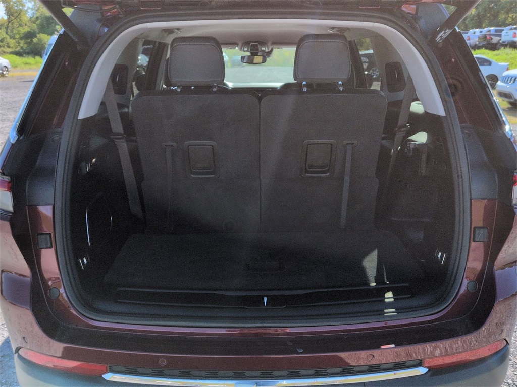2022 Jeep Grand Cherokee Limited photo 4