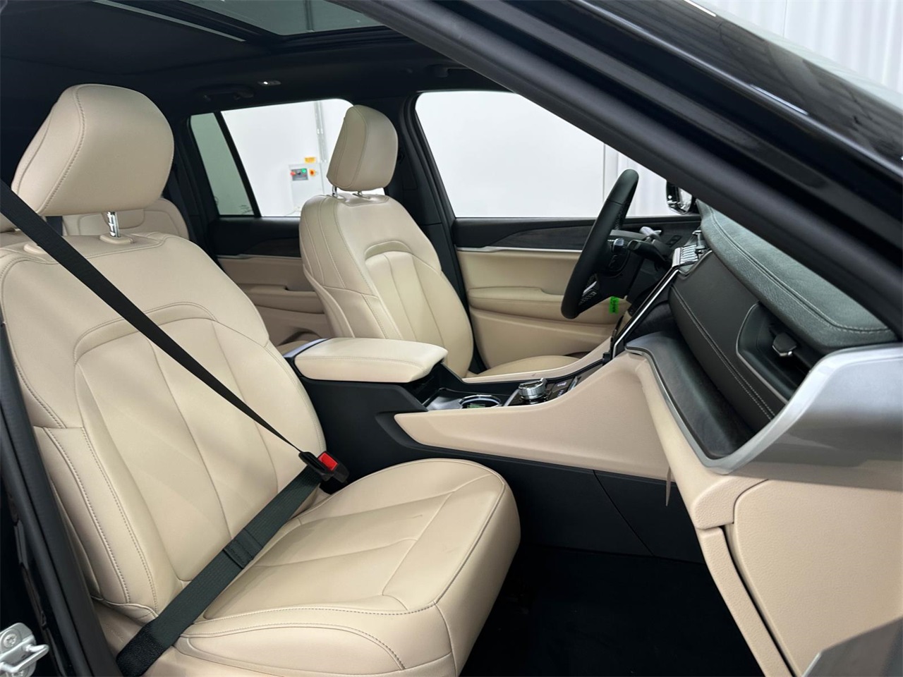 2025 Jeep Grand Cherokee Limited photo 24