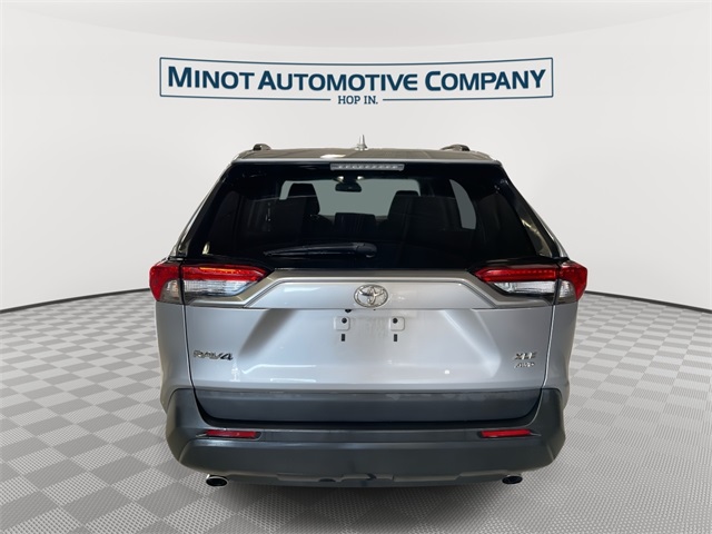 2022 Toyota RAV4 XLE photo 7