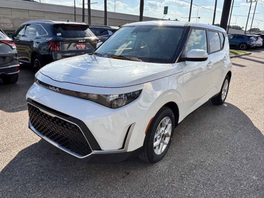2025 Kia Soul LX S photo 3