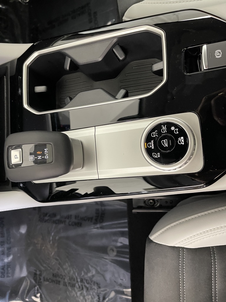 2025 Mitsubishi Outlander SE photo 10