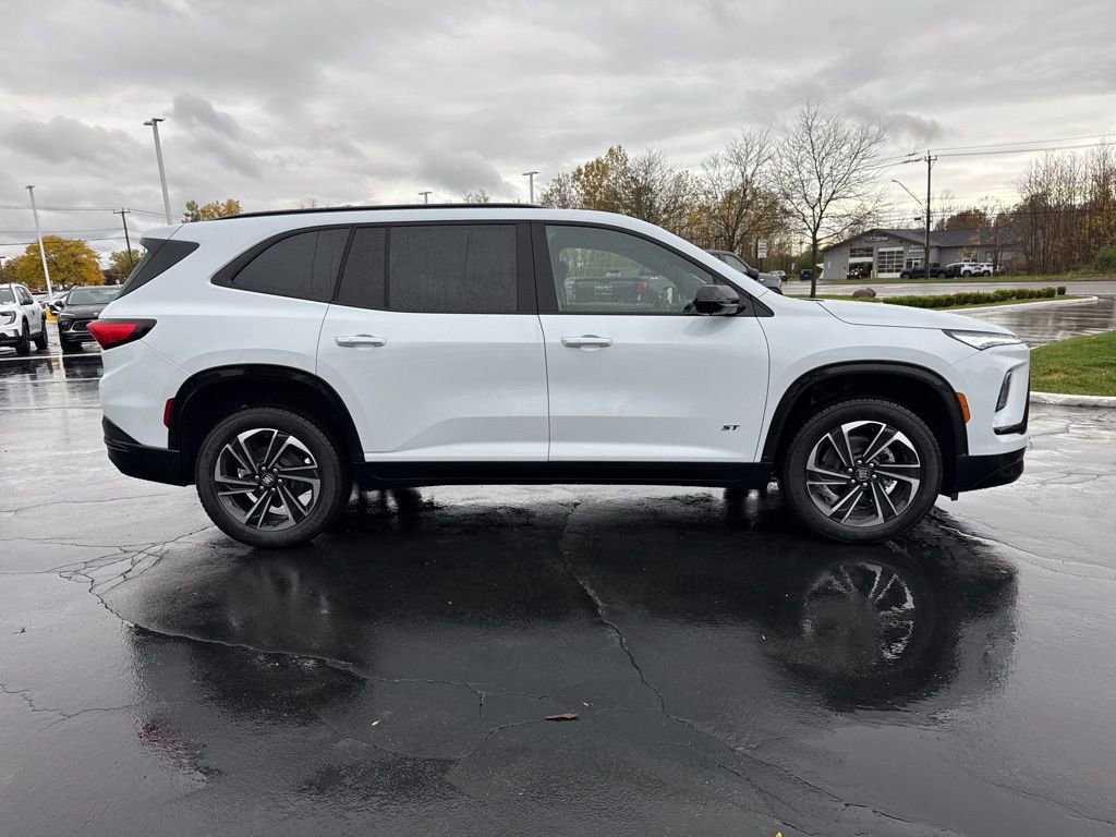 2026 Buick Enclave Sport Touring photo 4