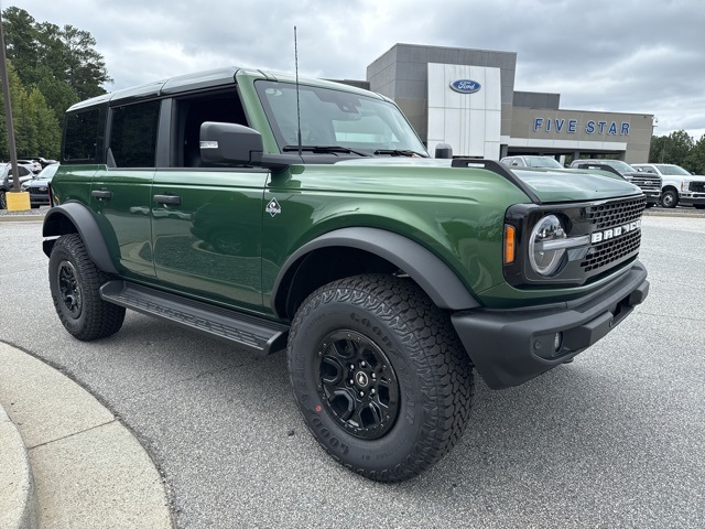 2025 Ford Bronco Outer Banks photo 2