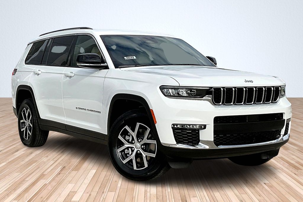 2025 Jeep Grand Cherokee Limited photo 2