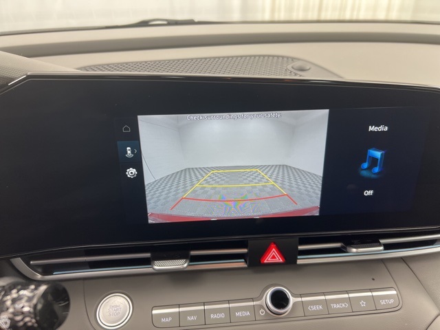 2024 Hyundai Elantra SEL Convenience photo 17