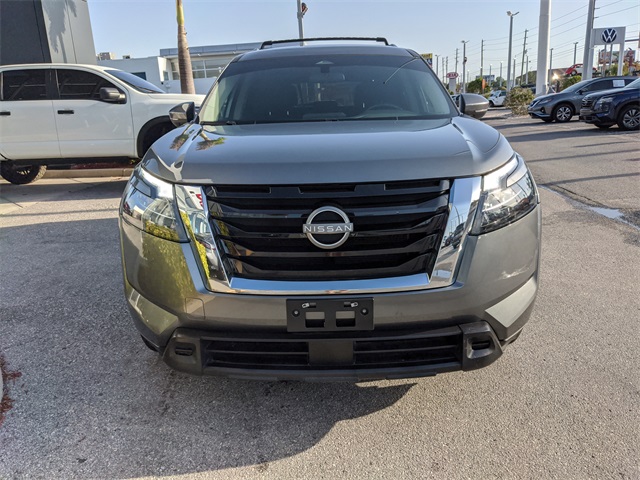 2023 Nissan Pathfinder SV photo 6