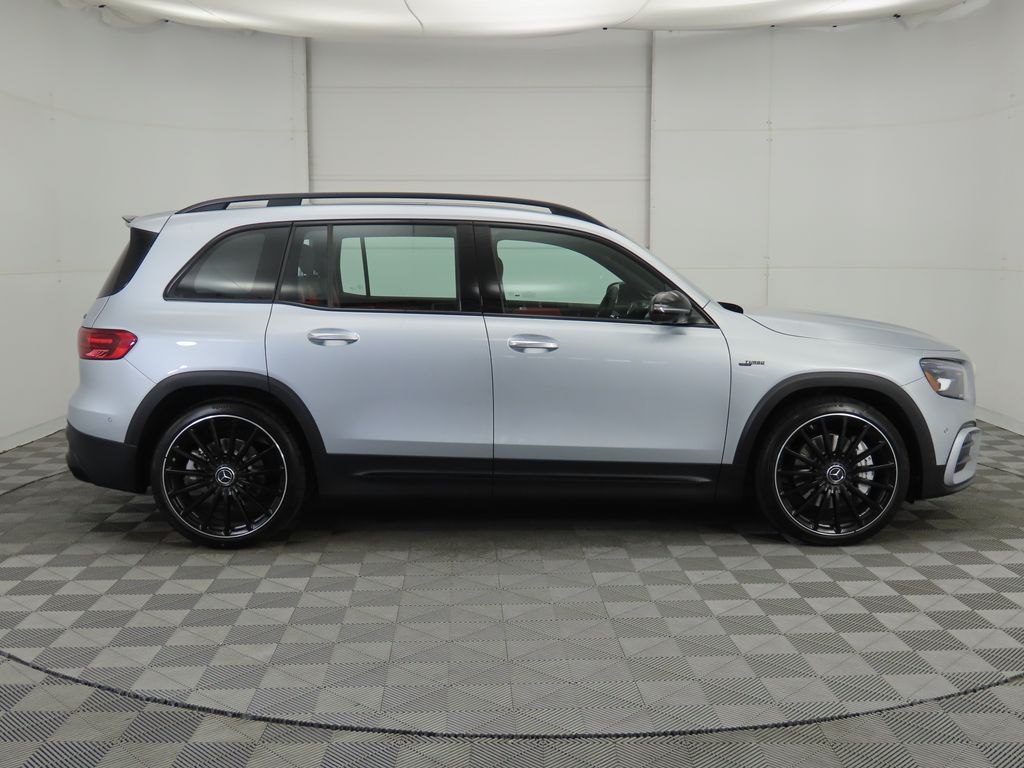 2026 Mercedes Benz GLB 35 AMG 4MATIC photo 3