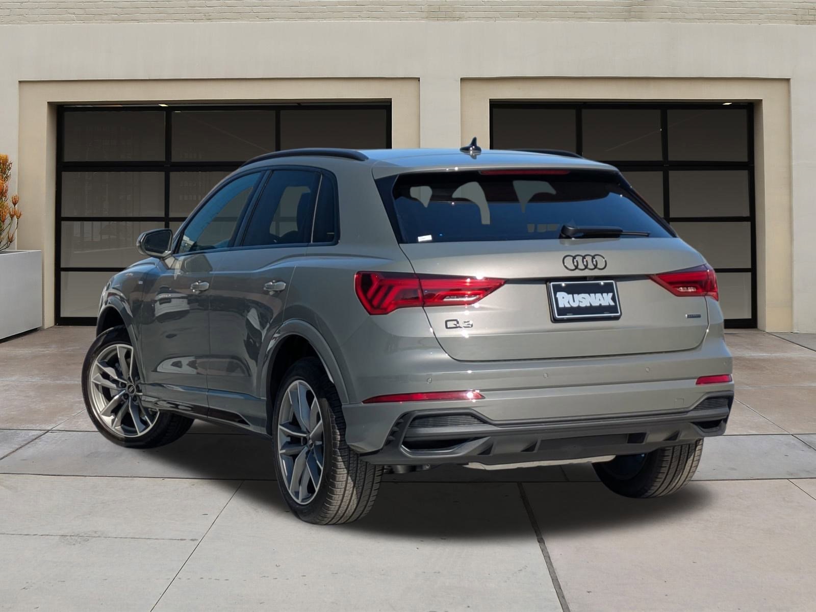 2025 Audi Q3 S line Premium photo 2