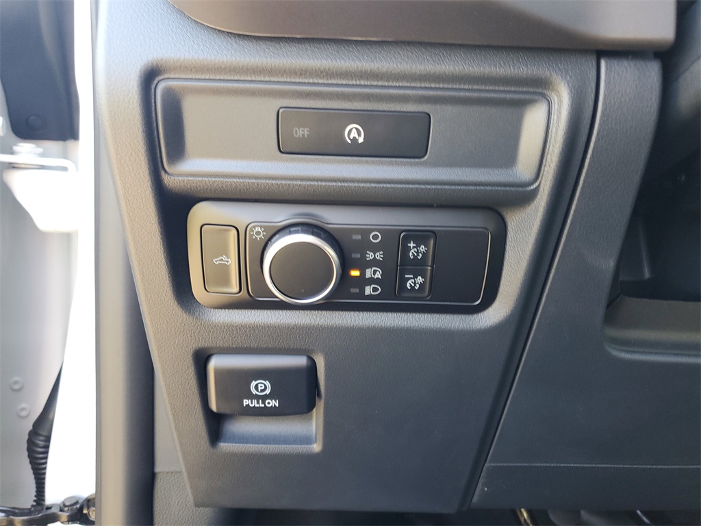 2025 Ford F-150 XL photo 9