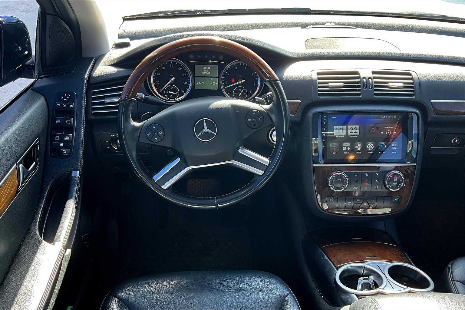 2012 Mercedes Benz R 350 photo 2