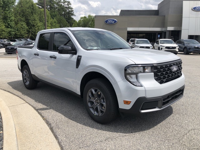 2025 Ford Maverick XLT photo 2