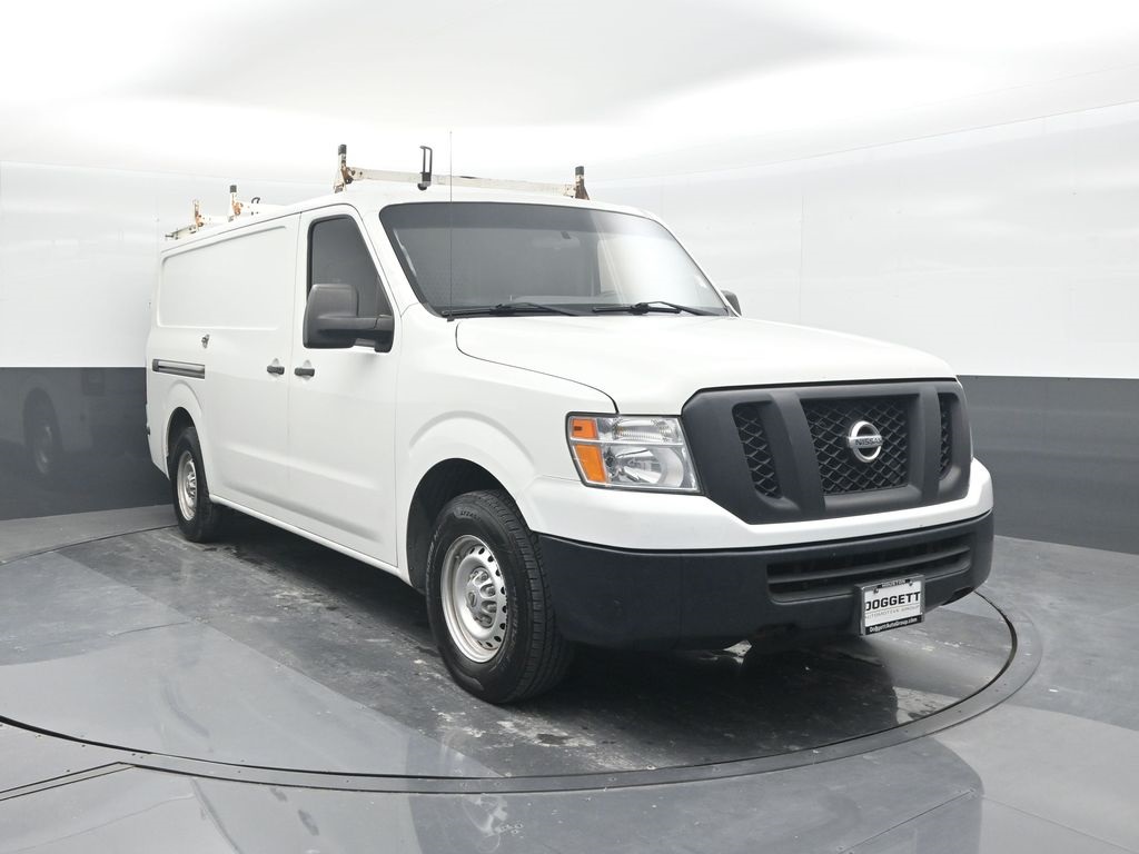 2017 Nissan NV2500 HD S photo 2