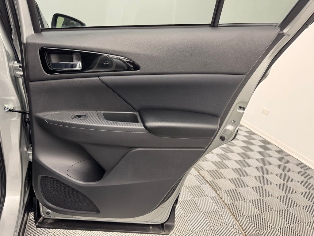 2025 Mitsubishi Eclipse Cross SEL photo 14