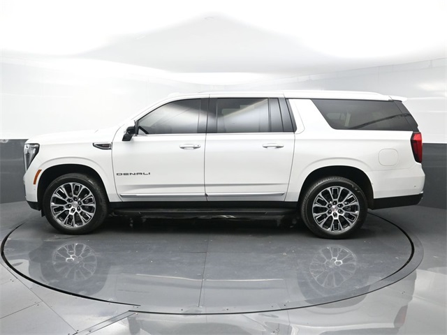 2025 Gmc Yukon XL Denali photo 3