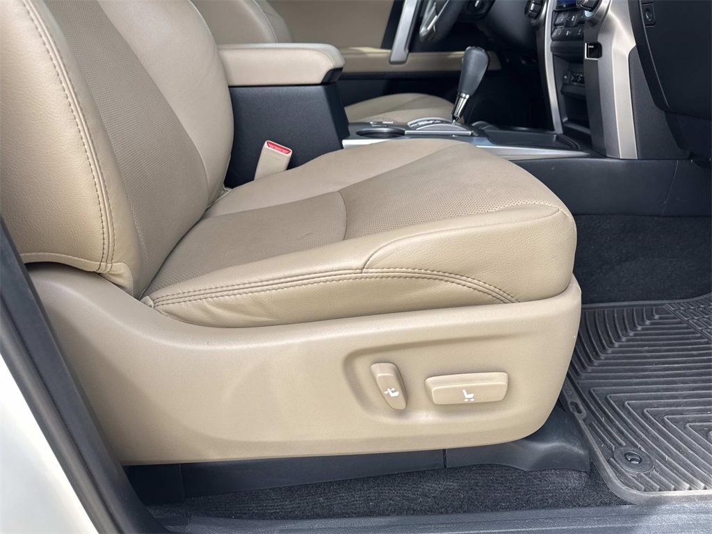 2022 Toyota 4Runner Limited photo 7