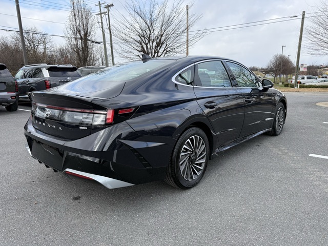 2025 Hyundai Sonata Hybrid SEL photo 3