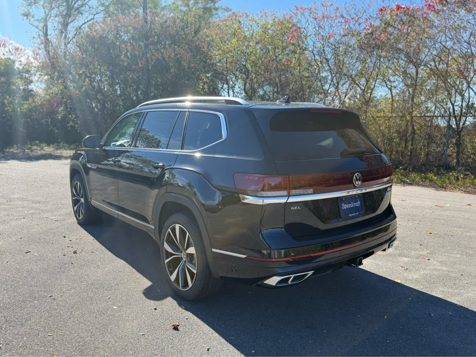 2026 Volkswagen Atlas SEL Premium R-Line photo 4