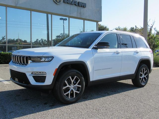 2025 Jeep Grand Cherokee Limited photo 2