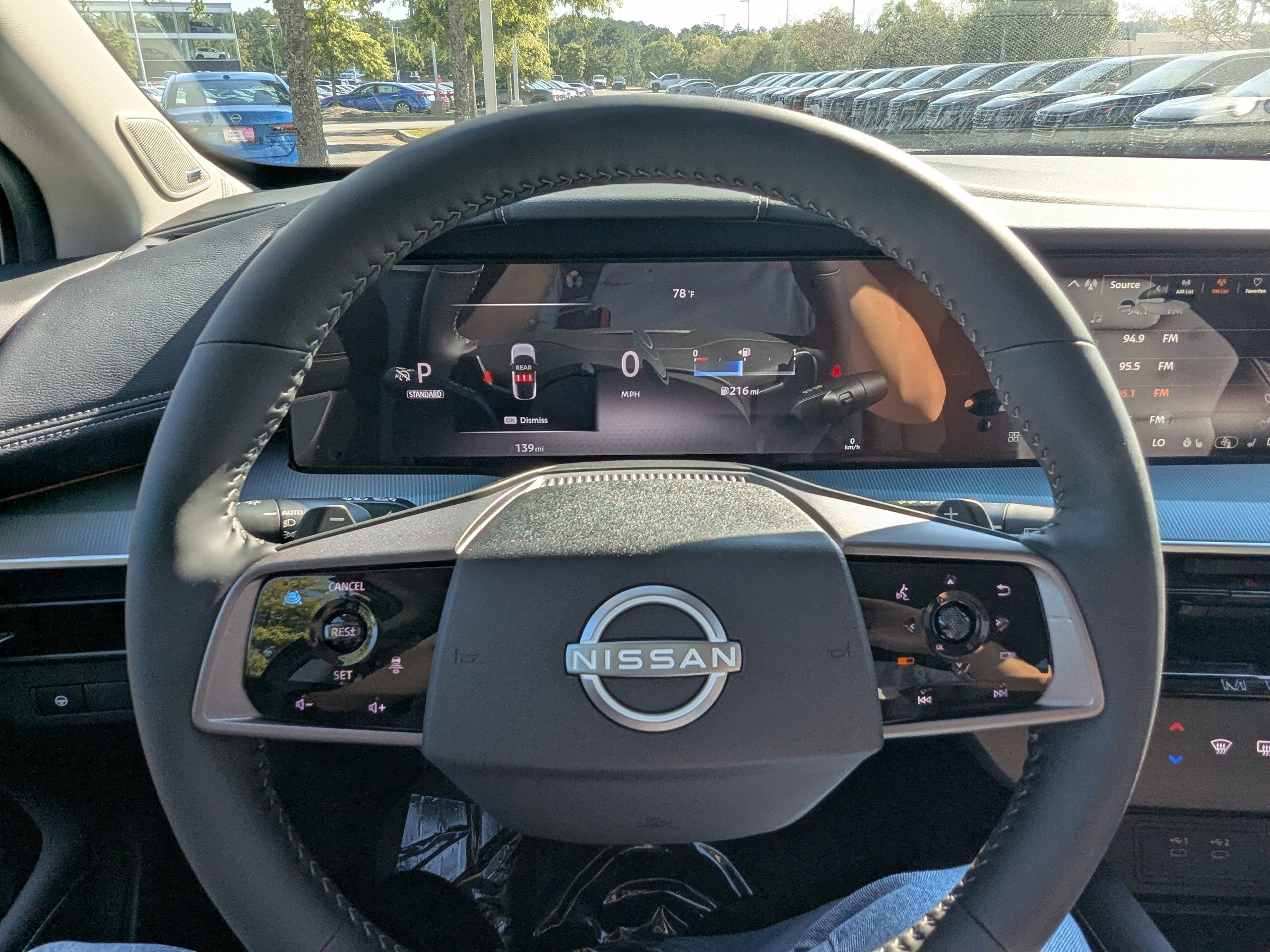 2025 Nissan Murano SL photo 14
