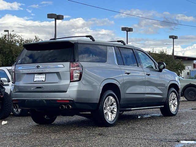 2023 Chevrolet Suburban Premier photo 3