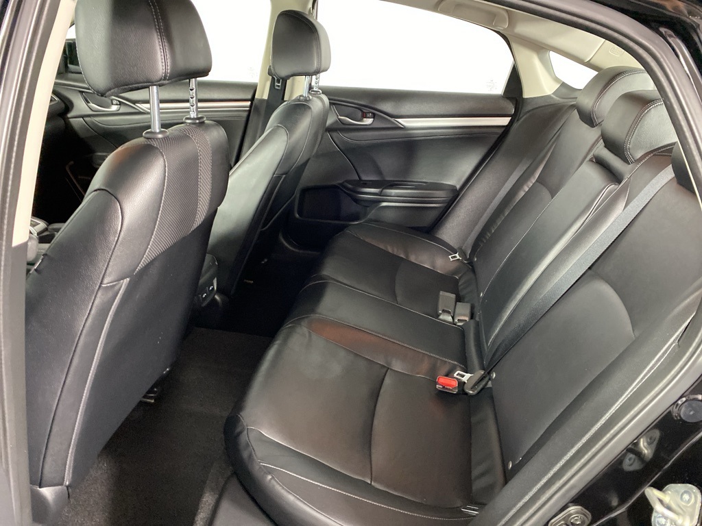 2019 Honda Civic Touring photo 22