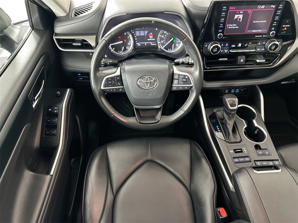 2022 Toyota Highlander XLE photo 25
