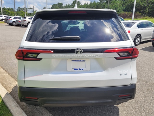 2024 Toyota Grand Highlander Limited photo 10