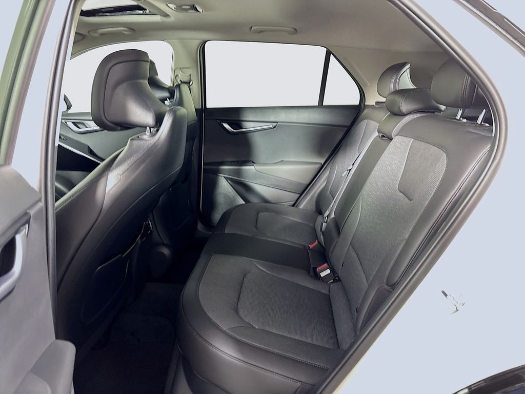 2025 Kia Niro Plug-In Hybrid SX Touring photo 18