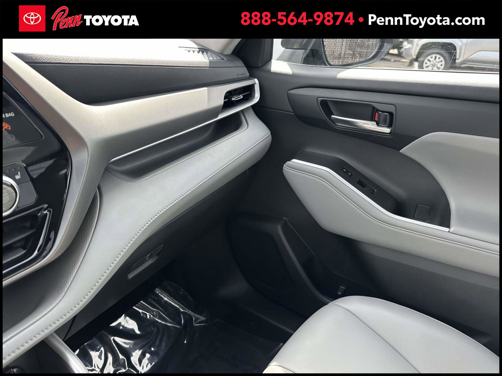 2022 Toyota Highlander XLE photo 24