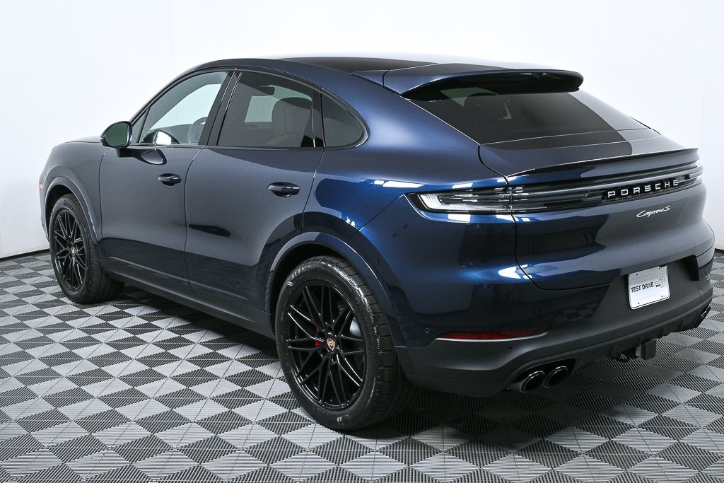 2025 Porsche Cayenne Coupe S photo 3