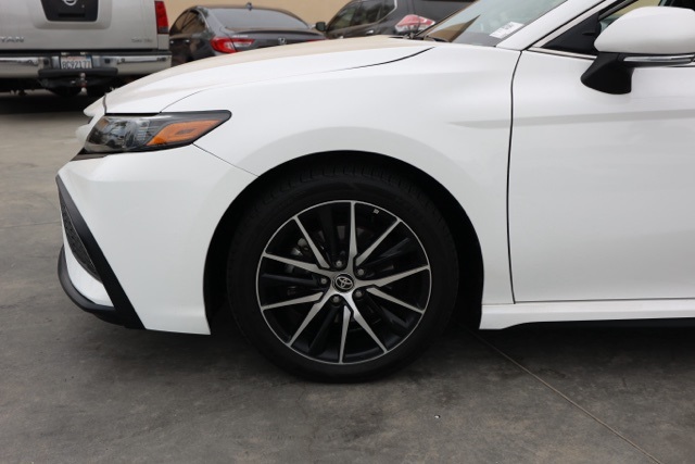 2023 Toyota Camry SE photo 10